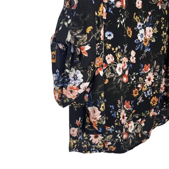 Hippie Rose Black Floral Roll Tab Sleeve Top Blouse Medium NWT - Picture 3 of 6